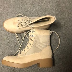 Crane combat boots